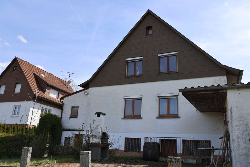 Immobilie in Steinenbronn - Geräumiges 9-Zimmer Haus in Steinenbronn mit Garten - Bild 4