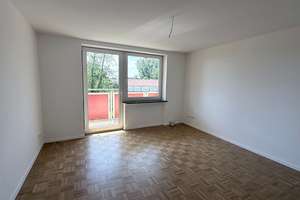 Schöne 3-ZKB Wohnung mit Balkon zu vermieten – Reichenberger Straße 36, 86161 Wolfram-und Herrenbachviertel, Augsburg – Vorschaubild 2