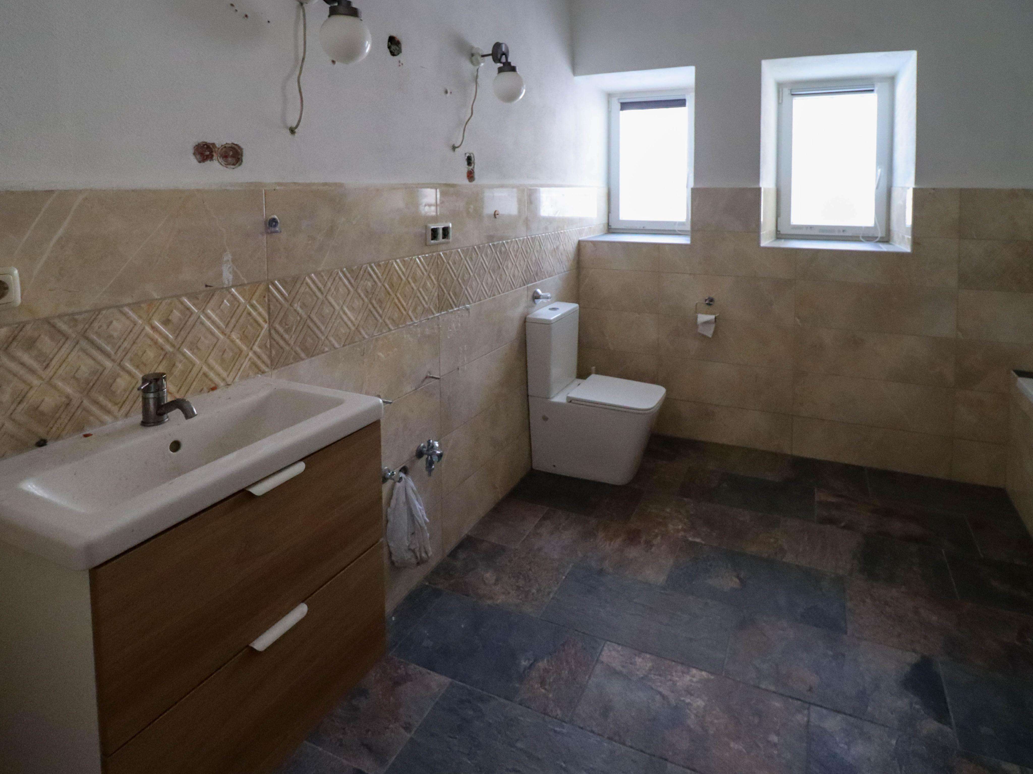 Immobilie in Steingaden - Unternehmer & Investor gesucht für ehemalige Villa mit großem Gartengrundstück im historischen Kl... - Bild 1