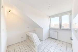 Attraktive Dachgeschosswohnung mit viel Tageslicht in Krefeld Benrad-Nord – Die vollständige Adresse der Immobilie erhältst du vom Anbieter., 47803 Benrad-Nord, Krefeld – Vorschaubild 6