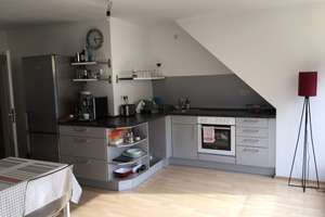Helle und sonnige West-Dachgeschosswohnung im begehrten Kaiserviertel 