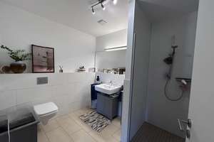 freundlich * hell * großzügig geschnitten - moderne 2-Zimmer-Wohnung mit EBK,  Parkett und Balkon – An der Schalwiese 17, 44789 Südinnenstadt, Bochum – Vorschaubild 10