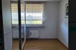Geschmackvolle, sanierte 4-Zimmer-Wohnung mit Einbauküche in Reutlingen – Humboldtstraße 13, 72760 Reutlingen-Mitte, Reutlingen – Vorschaubild 3