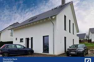 Familienfreundliches Wohnen: Ihr modernes Zuhause in KfW 55 Bauweise – Soest (Kreis) – Vorschaubild 1
