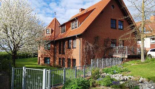 Bild von Architektenhaus mit Einliegerwohnung, 262 m NN Garten und unverbaubarem Fernblick in Göttingen.