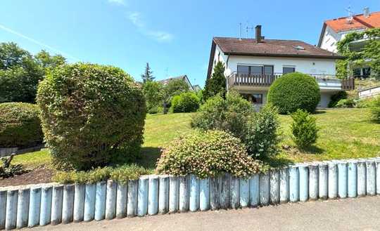 1-2 FAMILIENHAUS MIT GROßEM, SONNIGEN GRUNDSTÜCK IN AICHTAL-GRÖTZINGEN