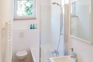 Sehr Ruhige helle sanierte Altbauwohnung balkon direkter gartenzugang 1240€ Mieteinnahmen – Machonstrasse 51, 12105 Mariendorf, Berlin – Vorschaubild 3