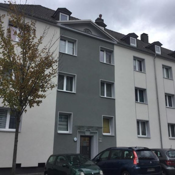 So schön: renovierte 3 Zimmer mit schönem Sonnenbalkon