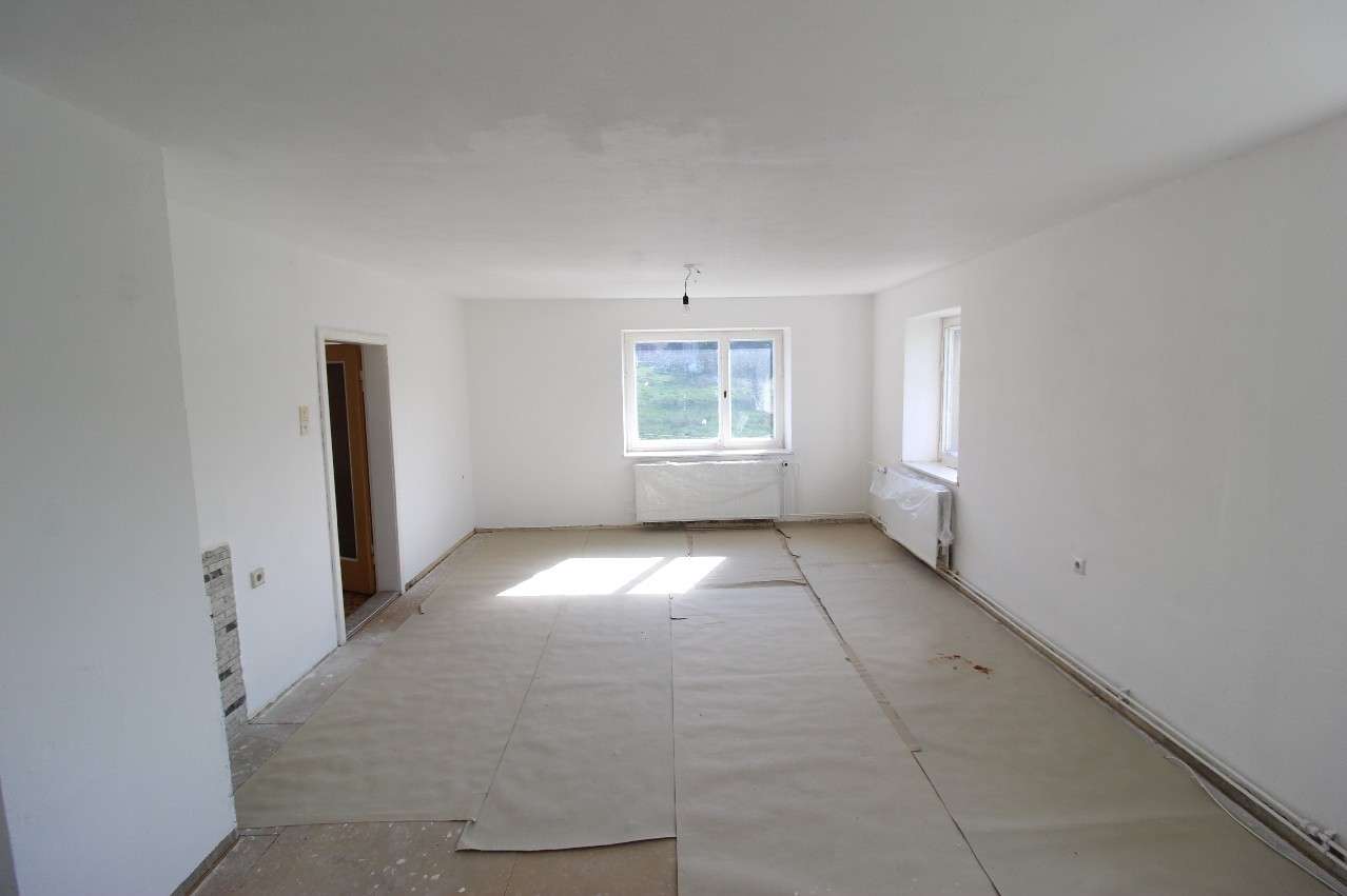 Immobilie in Penig - Wohnhaus mit Nebengebäude zum grundlegenden Ausbau - Bild 3