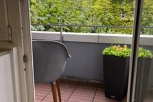 Neuwertige 2-Zimmer-Wohnung im 1.OG mit EBK und zwei Balkonen im beliebten Hansaviertel