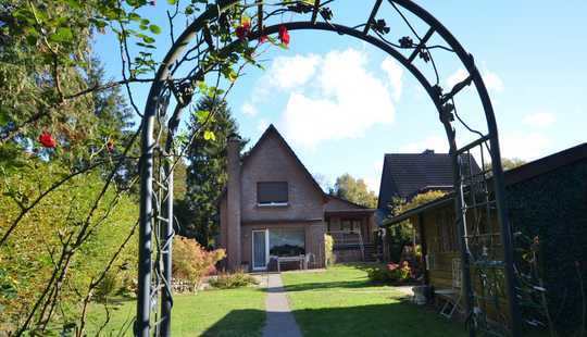 Bild von Zweifamilienhaus im Nordwesten Hamburgs - Viel Platz für Familie, Beruf und Leben