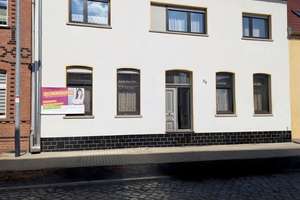 PROVISIONSFREI | Familienidyll mit Elbblick: 7-Zimmer-Haus mit Einliegerwohnung & Garten – Die vollständige Adresse der Immobilie erhältst du vom Anbieter., 6886 Lutherstadt Wittenberg – Vorschaubild 1