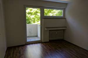 Grundsanierte, geräumige 2,5-Zimmer-Wohnung in München Hadern mit Einbauküche – 81375 Neuhadern, München – Vorschaubild 6