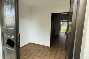 Reihenmittelhaus in Ulm-Lehr mit Garten und Garage (befristet auf 1,5 Jahre / 18 Monate) – Die vollständige Adresse der Immobilie erhältst du vom Anbieter., 89081 Lehr, Ulm – Vorschaubild 2