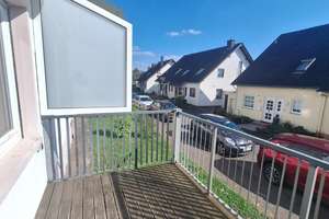 Große 3 ZKB Erdgeschosswohnung mit Balkon - 2 Kaltmieten frei bei Eigenrenovierung – Johannes-Casel-Straße 26, 56077 Niederberg, Koblenz – Vorschaubild 2