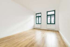 Stilvolles Wohnen für Singles oder Paare – 2-Zimmer-Altbauwohnung mit Balkon