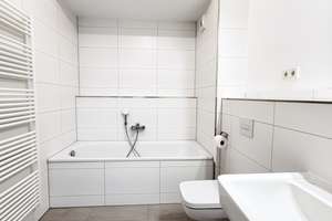 Großzügige Wohnung mit Wintergarten und Balkon sucht Mieter: 3-Zimmer, 119m² – Konrad-Adenauer-Ring 1a, 65187 Rheingauviertel / Hollerborn, Wiesbaden – Vorschaubild 17