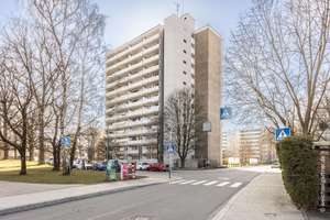 Vermietetes Appartement mit praktischem Grundriss und großer Loggia – Die vollständige Adresse der Immobilie erhältst du vom Anbieter., 81477 Solln, München – Vorschaubild 2