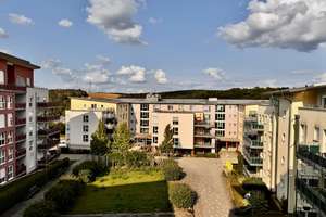 Stilvolle, neuwertige 3 ZKB Wohnung mit gehobener Innenausstattung mit EBK und 2 Balkonen in Idstein