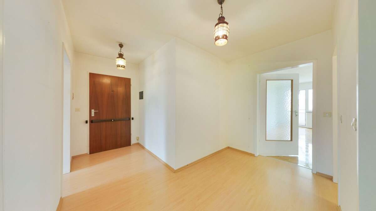 Charmante 2-Zimmer-Erdgeschosswohnung mit Potenzial in ruhiger Lage von München-Hadern, München – Bild 1