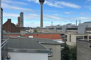 Exklusive Wohnung auf zwei Etagen mit Hobbyraum und kleiner Dachterrasse in begehrter Lage