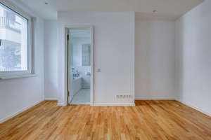 Großzügige Vier-Zimmer-Wohnung mit zwei Terrassen und  Tiefgaragenstellplatz. – Die vollständige Adresse der Immobilie erhältst du vom Anbieter., 10783 Schöneberg, Berlin – Vorschaubild 8