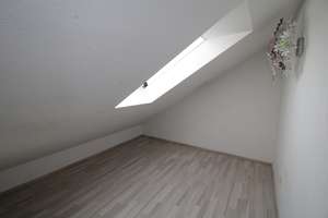 Sofort frei ! Helle, freundliche voll möblierte 2,5 Zimmer Wohnung mit Balkon, Ulm-Söflingen – Blaubeurerstraße 213, 89081 Söflingen, Ulm – Vorschaubild 10