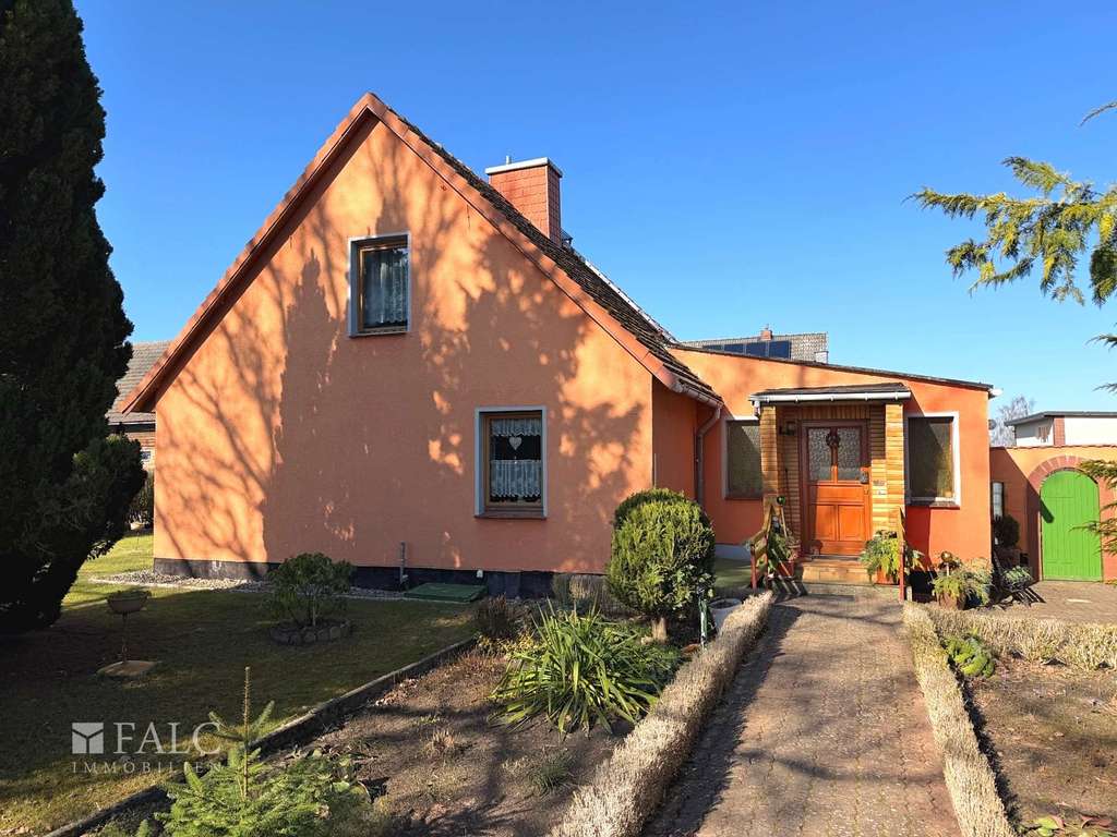 Immobilie in Grambow - ***Einfamilienhaus in ruhiger Lage auf großem Grundstück – viel Raum für Ihre Ideen*** - Bild 1