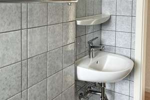 2 Zimmer Wohnung im DG - Schlafzimmer und Wohnküche - frisch renoviert – Spichernstraße 75, 47137 Untermeiderich, Duisburg – Vorschaubild 4