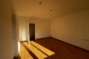 Attraktive 3‑Zimmer‑Wohnung in zentraler Lage – mit Balkon – Schwabstraße 125, 70193 Vogelsang, Stuttgart – Vorschaubild 2