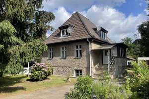 Bezauberndes Wohnhaus mit großem Garten und Pool in begehrter Lage von Berlin Biesdorf-Süd