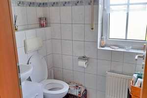 "HIER LÄSST ES SICH GUT LEBEN" Vermietetes EFH mit sonnigem Garten in Ortsrandlage von Vilseck – Amberg-Sulzbach (Kreis) – Vorschaubild 6