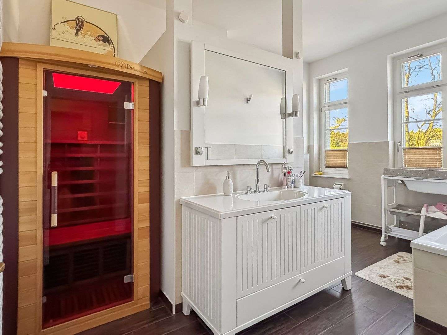 Immobilie in Bad Klosterlausnitz - Wohnen im Denkmal wie im eigenen Haus – Exklusive Maisonettewohnung im „Valuta-Schloss“  - Bild 1