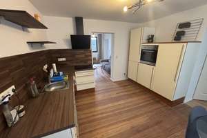 Schöne Altbauwohnung mit Holzdielenbuden