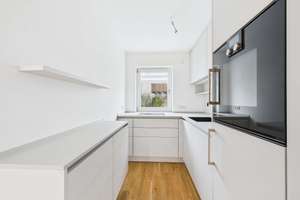 Hochwertiges KFW-55 Reihenmittelhaus in Regensburg mit Luxus-Küche, Fußbodenheizung und Garten! – Die vollständige Adresse der Immobilie erhältst du vom Anbieter., 93057 Konradsiedlung-Wutzlhofen, Regensburg – Vorschaubild 9