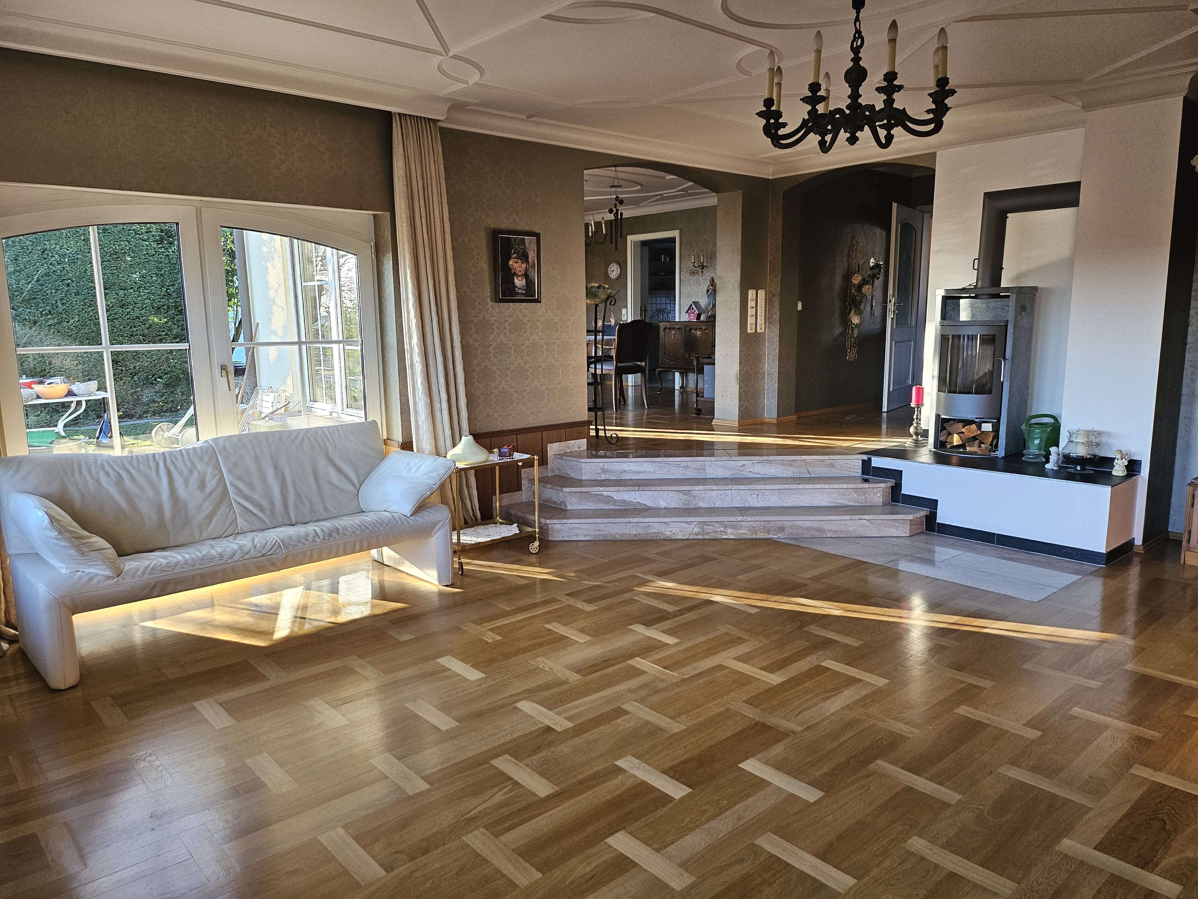 Immobilie in Gemmingen - Großzügige repräsentative Villa mit ELW ! - Bild 3