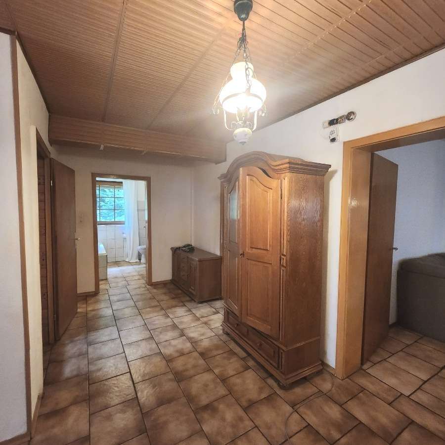 Immobilie in Obernheim-Kirchenarnbach - Freistehendes Einfamilienhaus in Obernheim-Kirchenarnbach – Ihr neues Zuhause mit Garten wartet - Bild 2