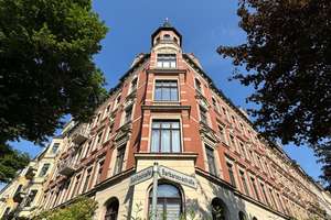 2. OG mit Lift - Balkon an der Küche - nur Wohnzi. straßenseitig!