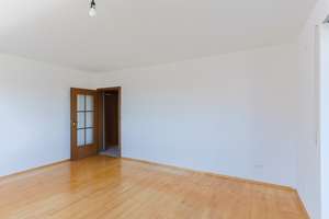 Großzügige, helle Wohnung im Grünen! – Die vollständige Adresse der Immobilie erhältst du vom Anbieter., 85049 West, Ingolstadt – Vorschaubild 3