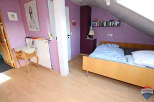 ! Zentral aber nicht mitten drin !
Ein Bungalow in Hüthum, immer eine gute Wahl. – Emmerich am Rhein, Kleve (Kreis), 46446 Kleve (Kreis) – Vorschaubild 17