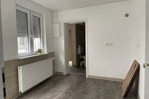 RENOVIERUNGSBEDÜRFTIGES & GROßZÜGIGES MEHRGENERATIONENHAUS MIT VIEL POTENZIAL – Die vollständige Adresse der Immobilie erhältst du vom Anbieter., 65193 Sindlingen, Frankfurt am Main – Vorschaubild 8