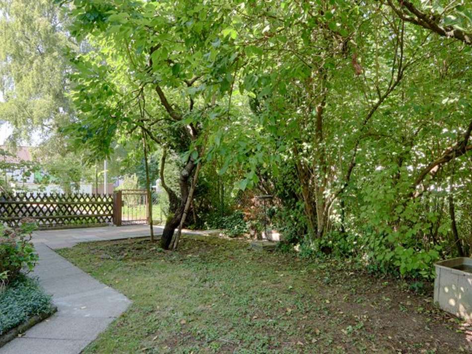 AB - Grundstückseingang