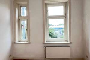 106 m² Altbau 4 Zimmer, Dielen, Wohnküche EBK, Vollbad, 2 Balkone, Keller, WM und Fahrradstellplatz – Die vollständige Adresse der Immobilie erhältst du vom Anbieter., 23554 Sankt Lorenz Nord, Lübeck – Vorschaubild 5