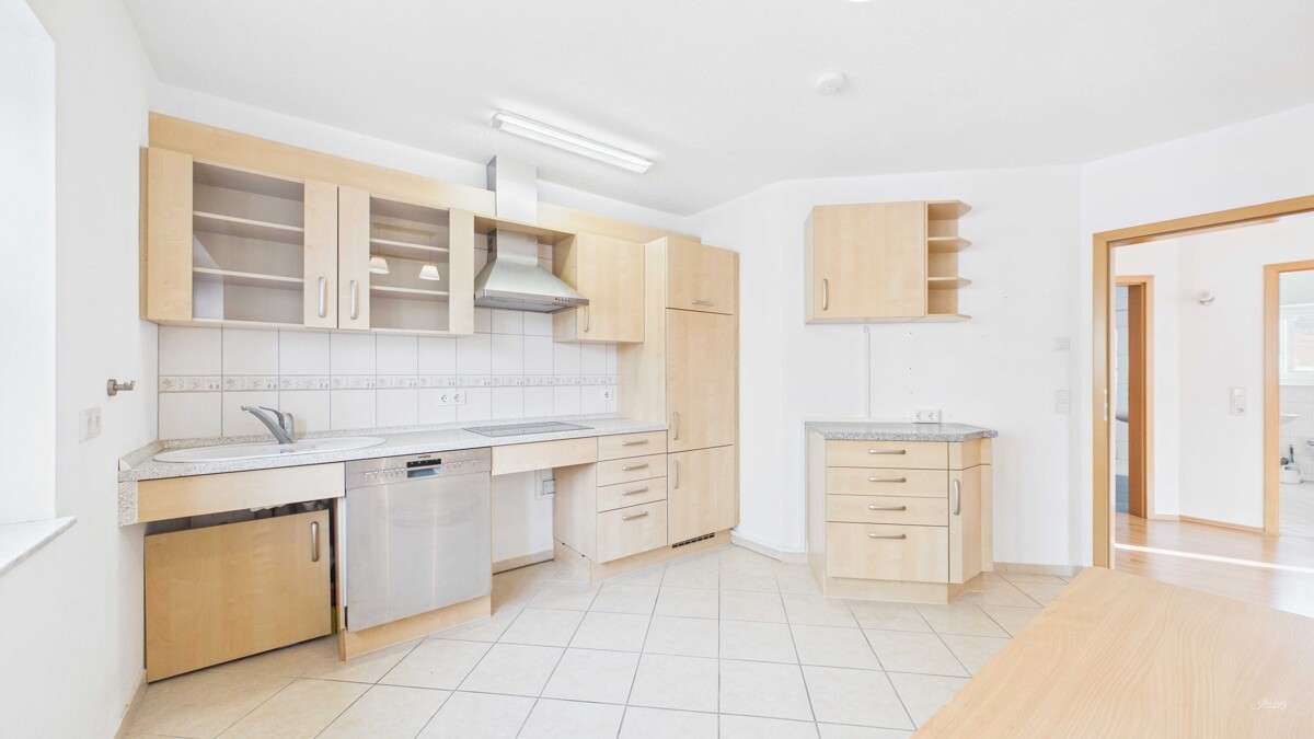 Immobilie in Alleshausen - Barrierefreie Wohnung + Haus + Doppelgarage + Garten - ideal als Einfamilien- oder Zweifamilienhaus - Bild 1