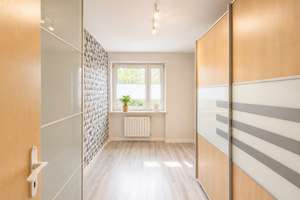 Charmante 4-Zimmer-Wohnung mit großem Ruhe-Balkon in Feldmoching-Hasenbergl – Die vollständige Adresse der Immobilie erhältst du vom Anbieter., 80933 Lerchenau-Ost, München – Vorschaubild 7