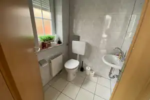 Rodenbach, 2 Reihenmittelhäuser mit je 5 ZKB, 2 Bäder, Gäste WC, 2 Carport Klimaanlage – Kaiserslautern (Kreis) – Vorschaubild 7