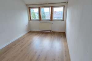 Gemütliche 2-Zimmer-Dachgeschosswohnung in Remscheid – frisch renoviert, zentral gelegen! – Baustraße 7, 42853 Scheid, Remscheid – Vorschaubild 1