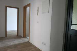 Schicke kleine Wohnung im 1. OG - mit Einbauküche und Balkon! – Bernhardstraße 39, 9126 Chemnitz – Vorschaubild 3