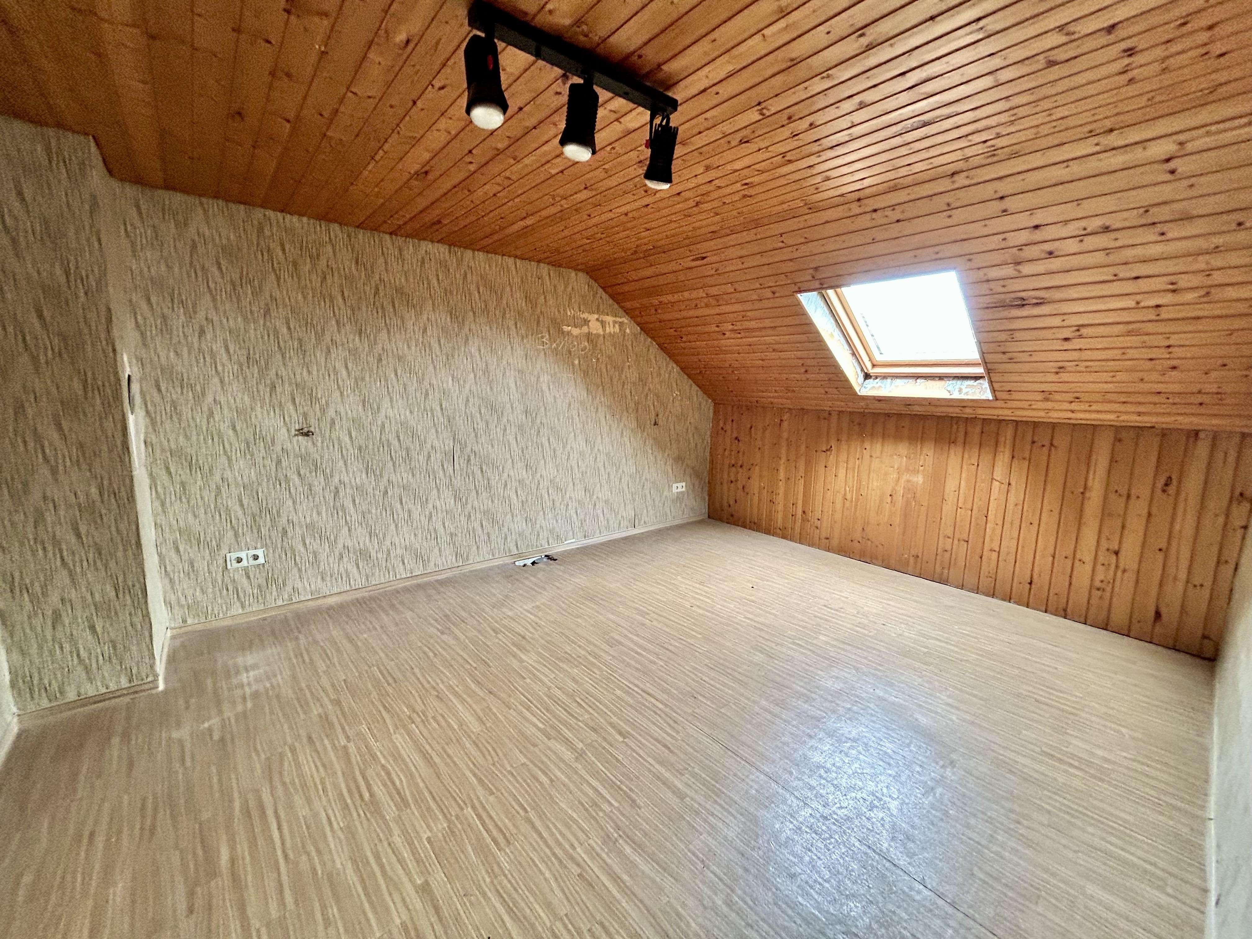 Immobilie in Weiskirchen - Großes Wohnhaus mit ehemaliger Gaststätte in Weiskirchen - Rappweiler - Bild 3