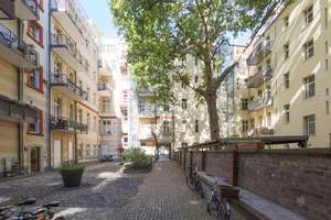 Friedrichshain: 3-Zimmer-Altbauwohnung zzgl. Essküche, Balkon, Fernwärme, Stuck, Parkett, ruhige Lag – Warschauer Straße 61, 10243 Friedrichshain, Berlin – Vorschaubild 17
